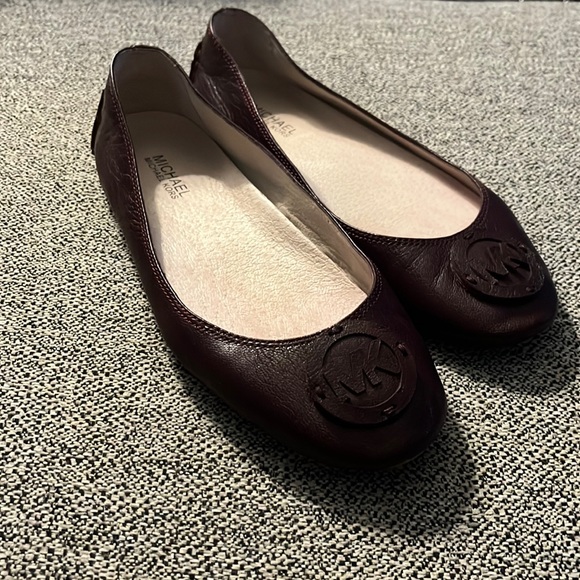 Michael Kors Shoes - COPY - Michael Kors Lindsay, casual, business casual driving loafer with MK logo